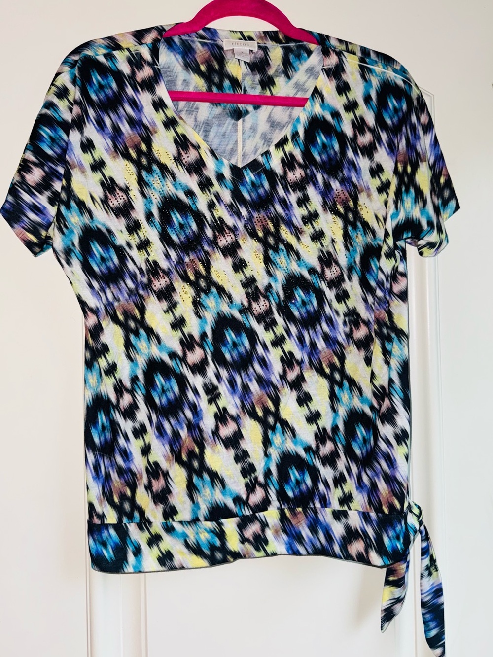 Short Sleeve V-Neck Tie Hem Patterned Top